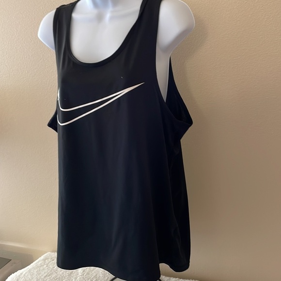 NIKE Dri-Fit Tank Size Large - Picture 2 of 9